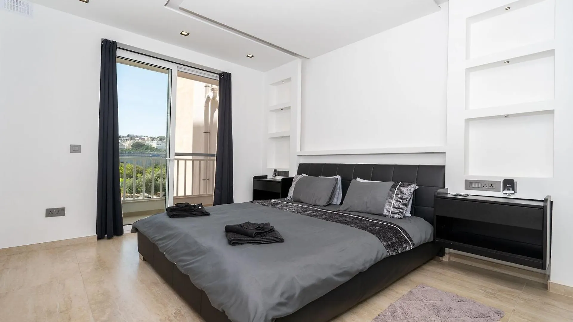 Modern 2 Bedroomed Apartment In Gzira