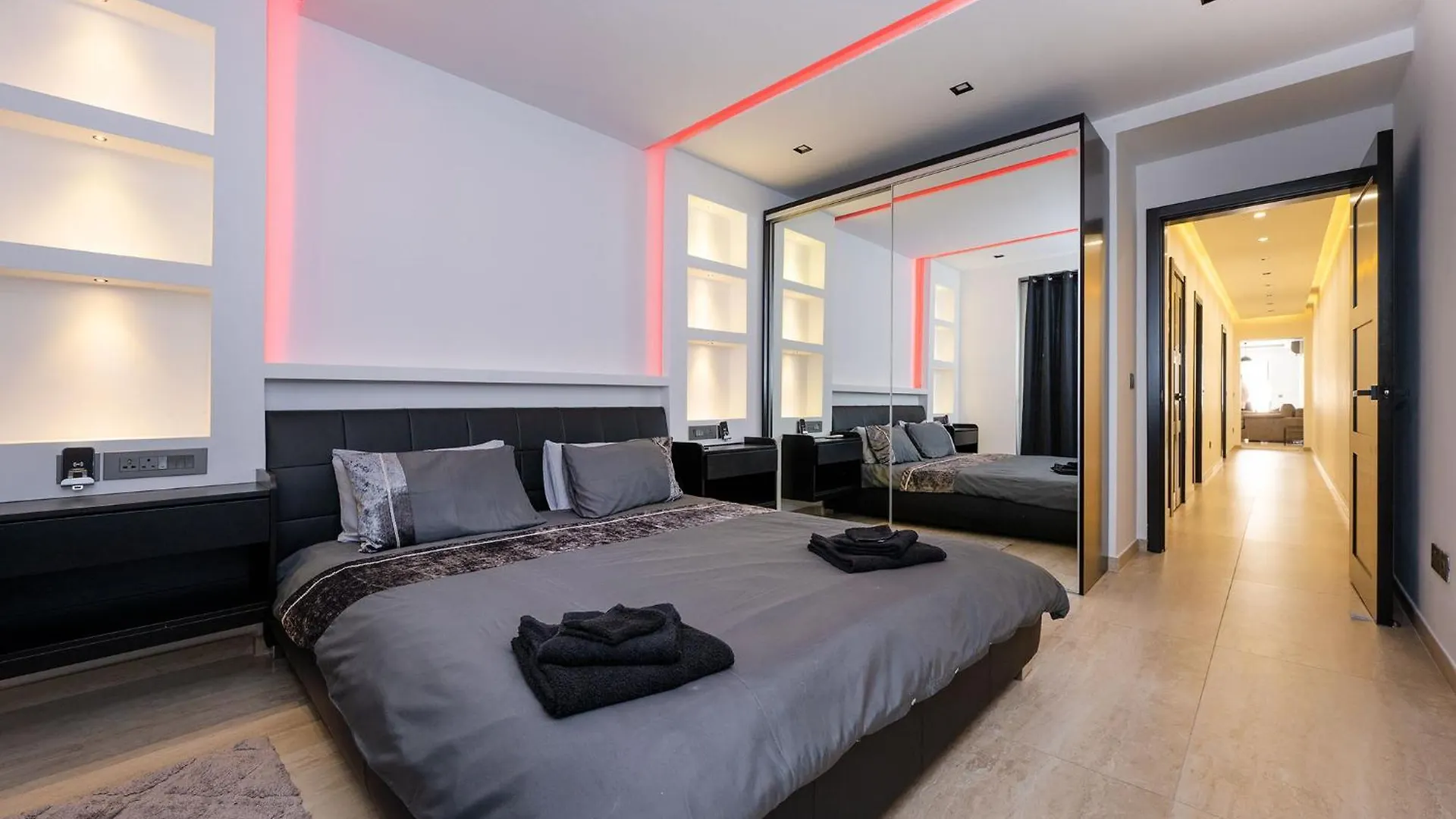 Modern 2 Bedroomed Apartment In Gzira 0*,  Malta
