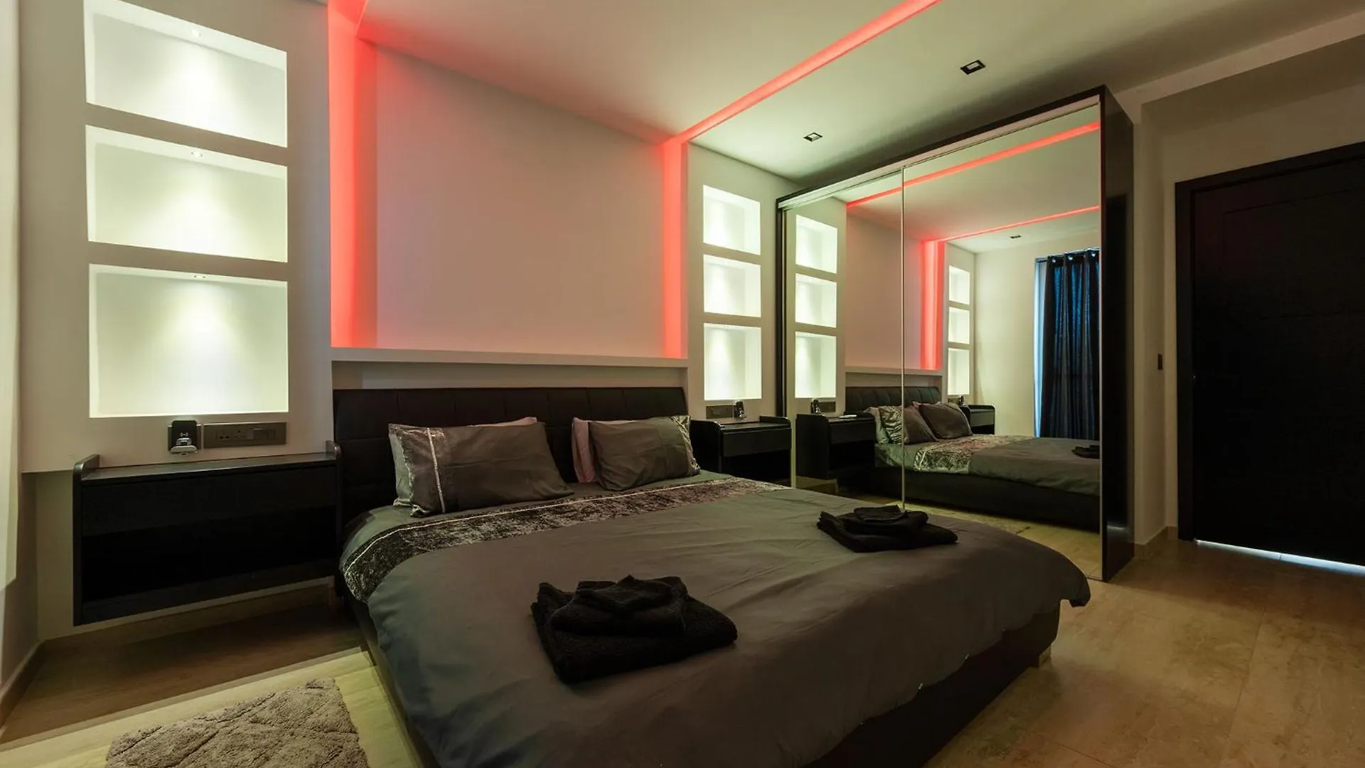 Modern 2 Bedroomed Apartment In Gzira 0*,  Malta