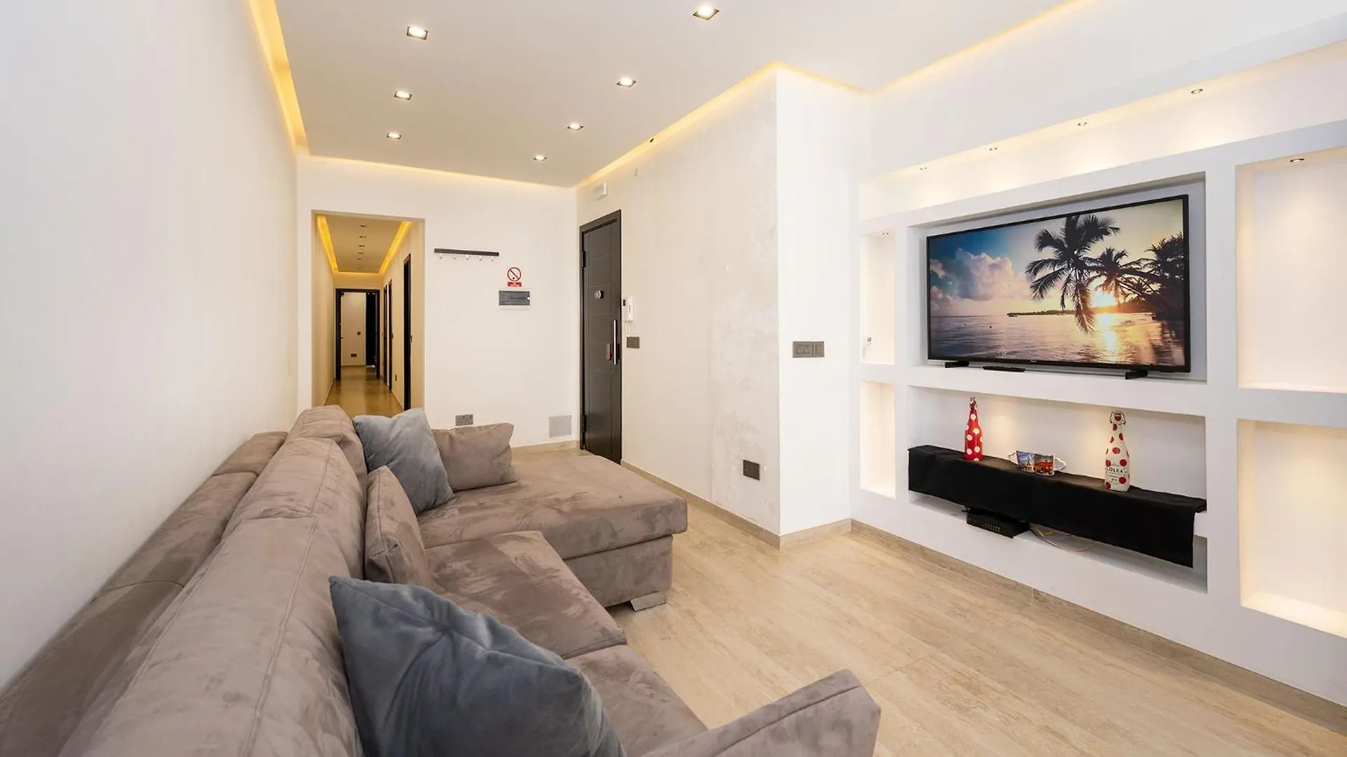 Modern 2 Bedroomed Apartment In Gzira 0*,